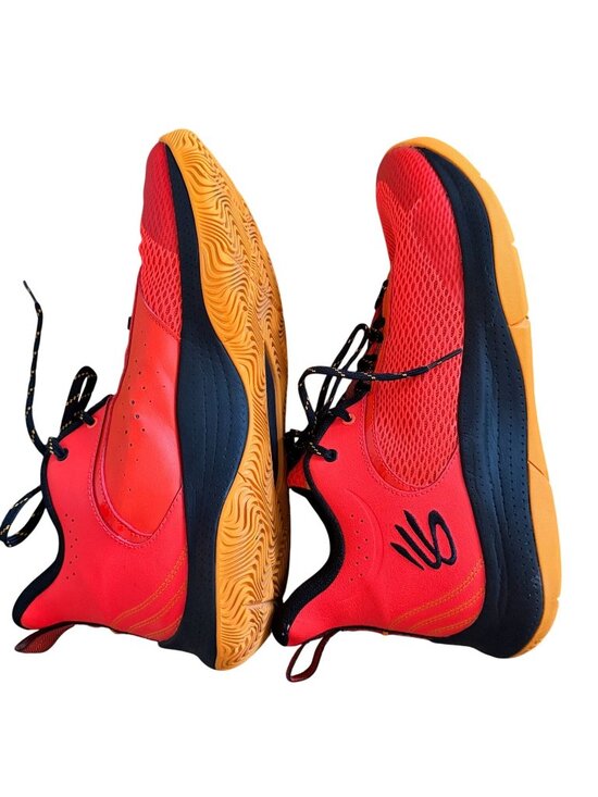 Under Armour Curry 3Z6 basketball shoes in the Bolt Red and Black-M12/W13.5-GUC